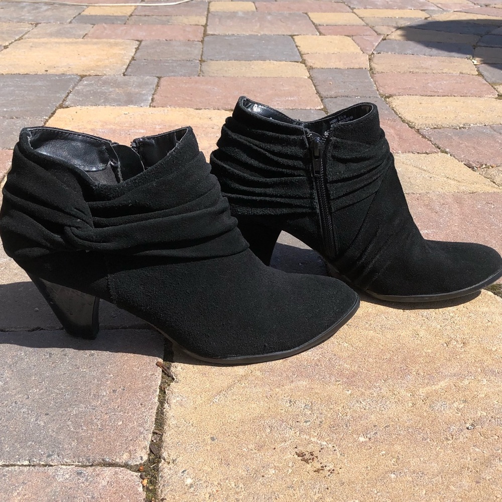 Andrew Geller Black Suede Booties